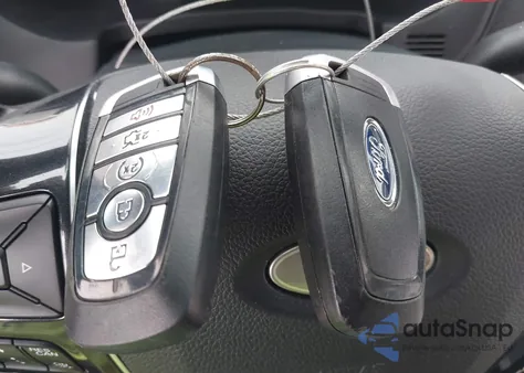 2018 Ford Explorer Platinum z USA, uszkodzony, nr VIN 1FM5K8HT0JGC96204